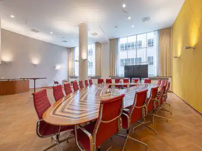 Captain's Lounge 