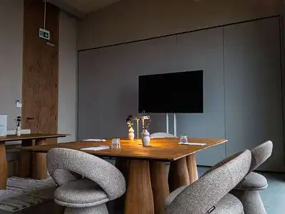 Meeting room 3 - Outside the Box