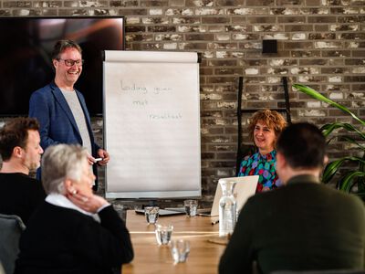 Vergaderen in de wei