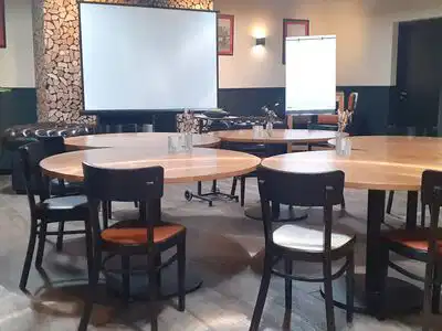 De Bieshaarzaal