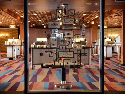 Smoking Room 